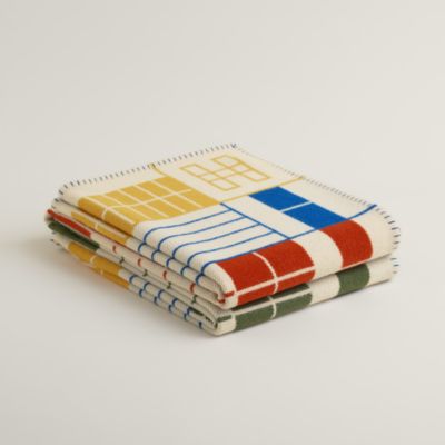 ホームテキスタイル：プレード、クッション、カシミヤ | Hermès